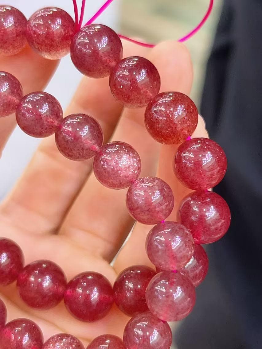 Pigeon Blood Strawberry Quartz real photo 1